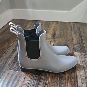 Sam‎ Edleman Women's Gray Waterproof Rain Boots / Ankle Boots. Size 10